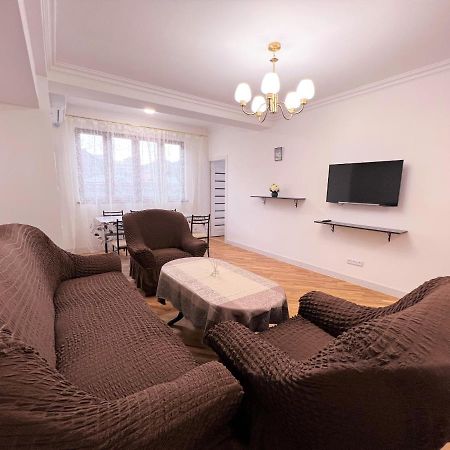 Apartament Cosy Apt Near Republic Square Erywań Zewnętrze zdjęcie