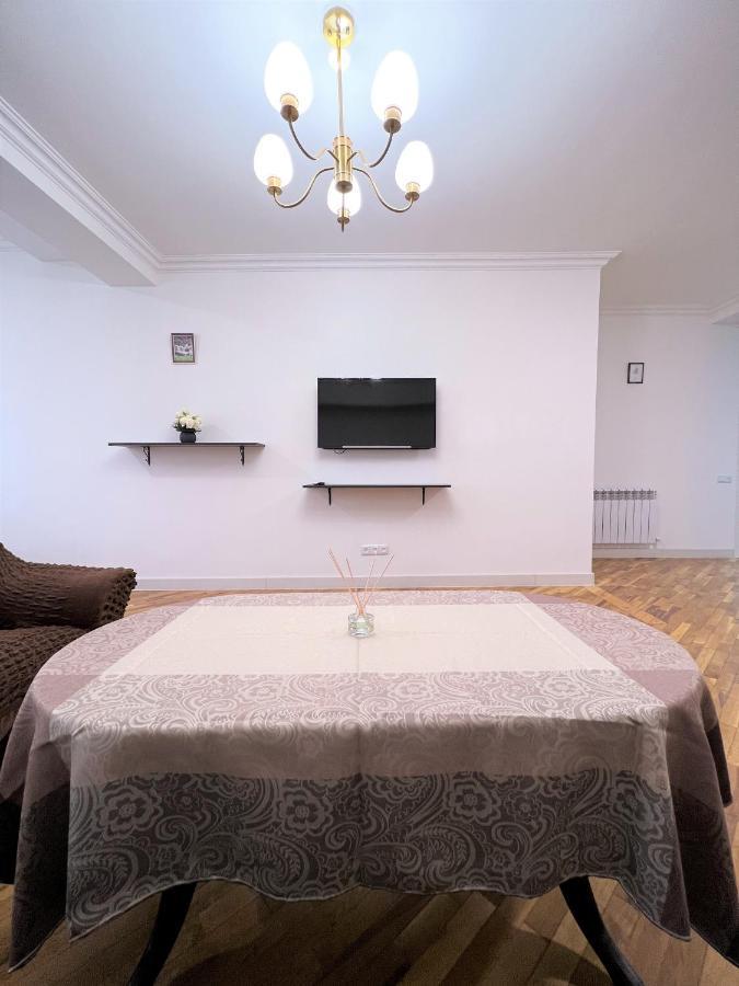 Apartament Cosy Apt Near Republic Square Erywań Zewnętrze zdjęcie